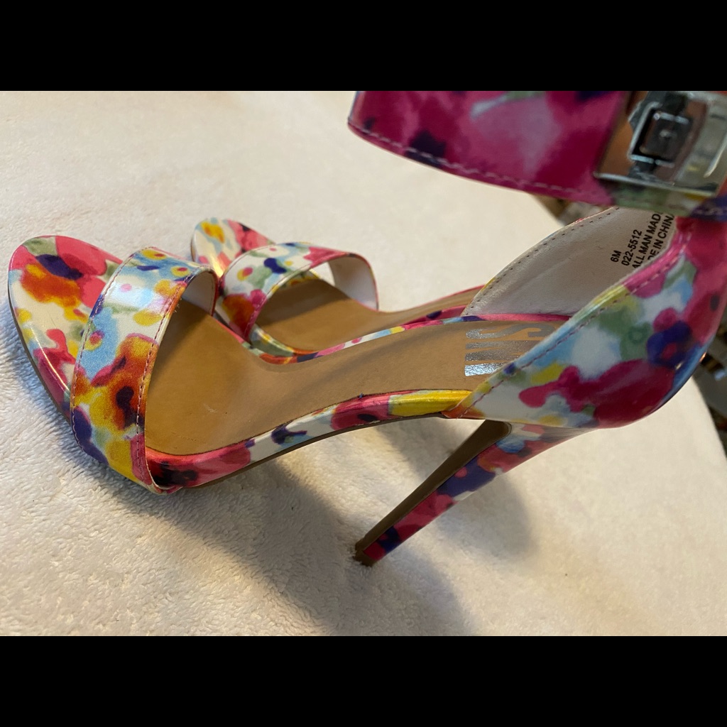 Brand New Gorgeous Heels By Sm Box 57 Brand New Gorgeous Heels By Sm Box 57